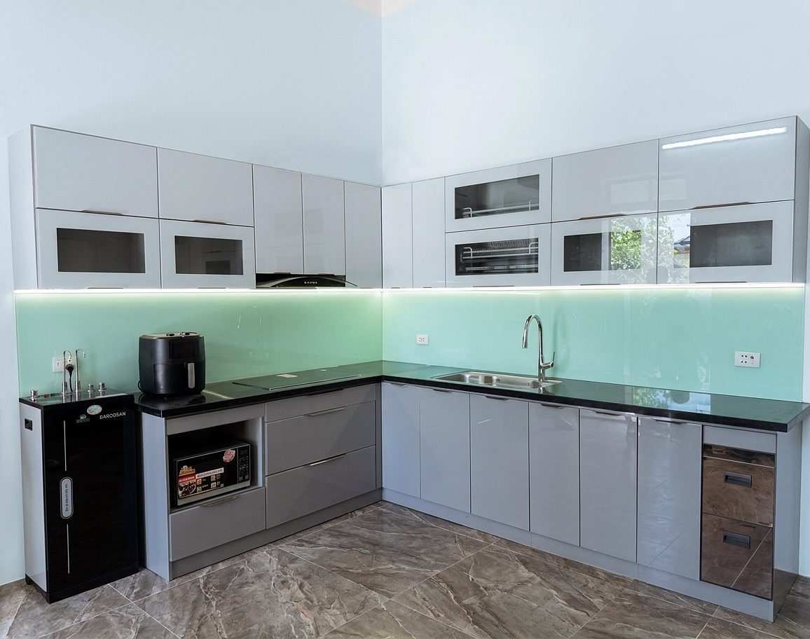 Tủ bếp inox cánh kính