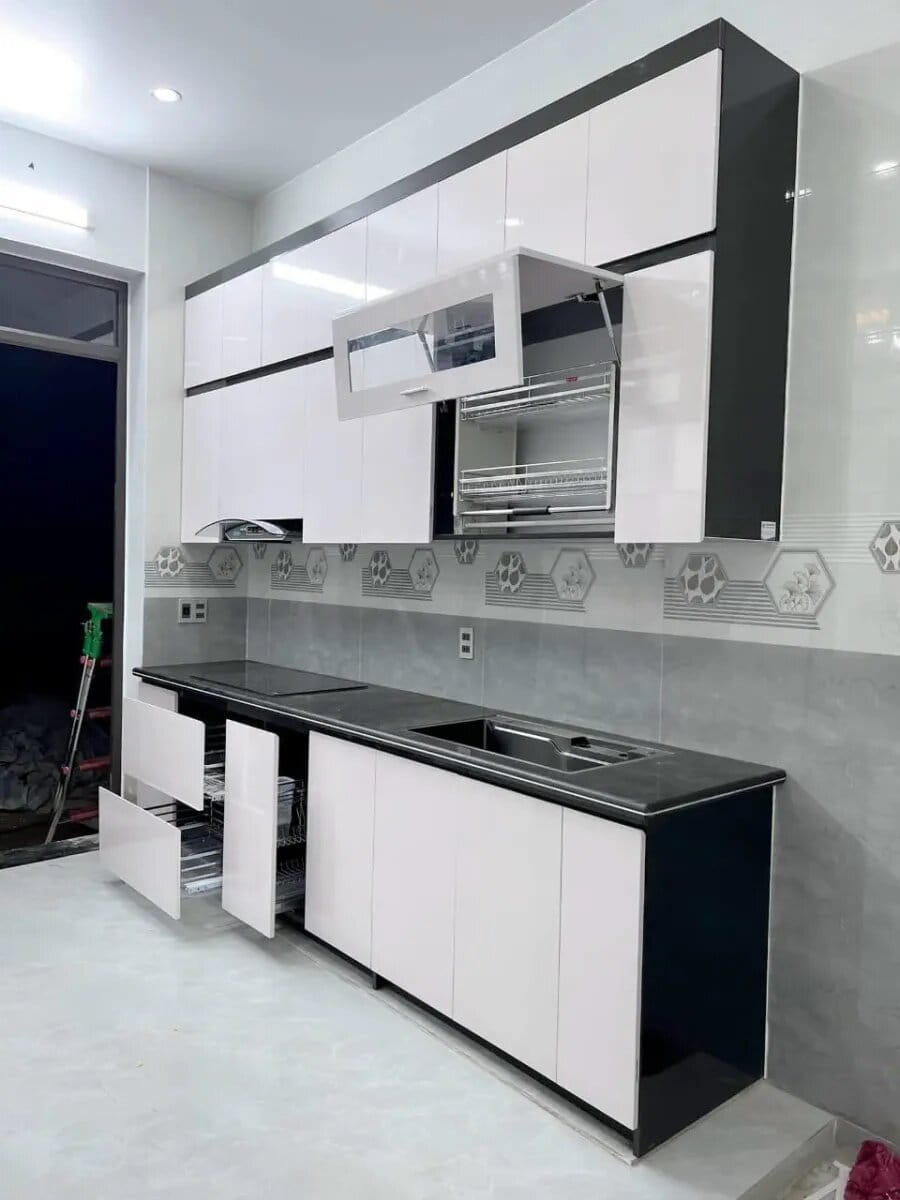 Tủ bếp inox cánh acrylic bóng gương